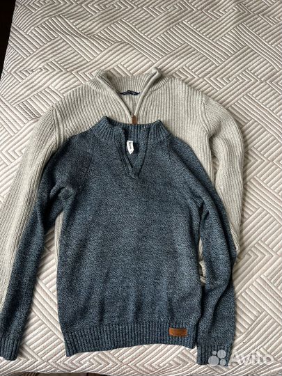 Свитера на мальчика 128 и 146