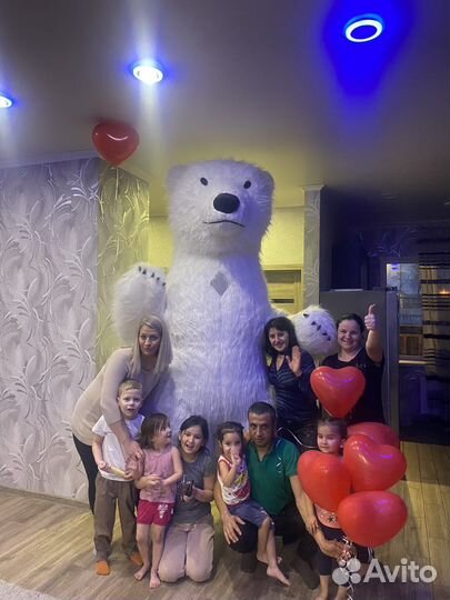 Белый мишка и Чебурашка поздравление