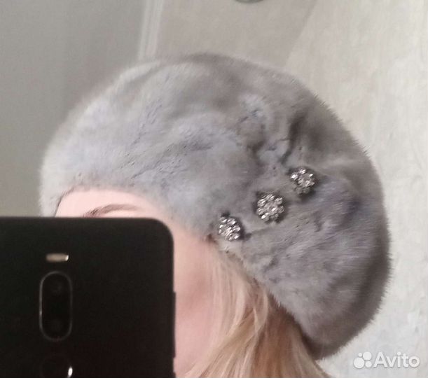 Берет норковый, с голубым отливом
