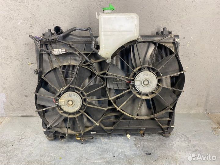 Радиатор Диффузор Двигателя Suzuki Grant Vitara