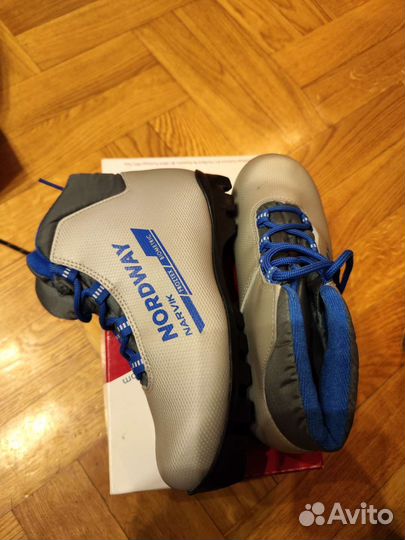 Лыжные ботинки