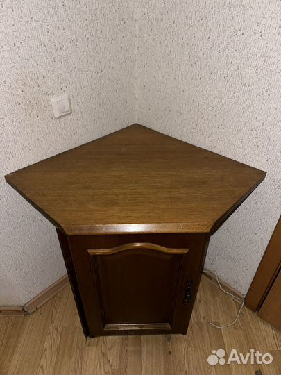 Угловая тумба