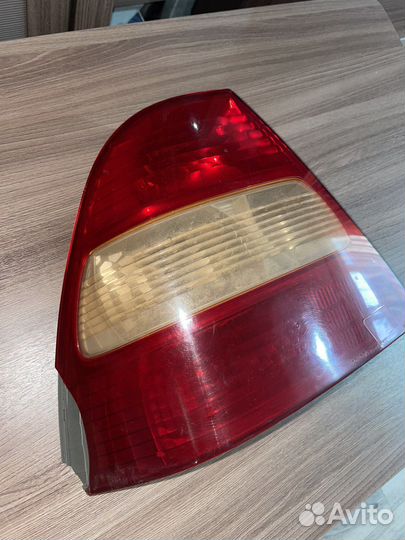 Задний фонарь toyota