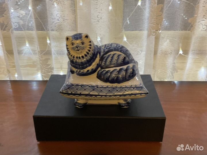 Статуэтка из Гжели