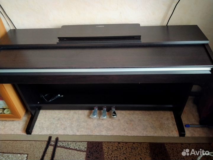 Цифровое пианино yamaha