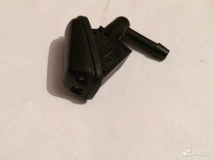 Форсунка омывателя стекла Ford Focus 2