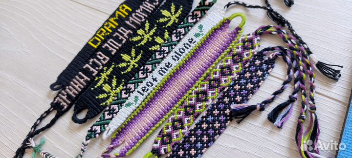 Фенечки (браслеты ручной работы)