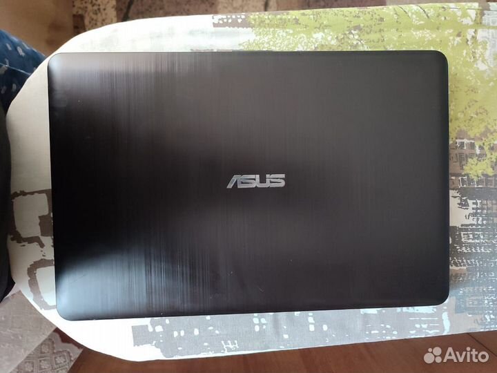 Ноутбук asus