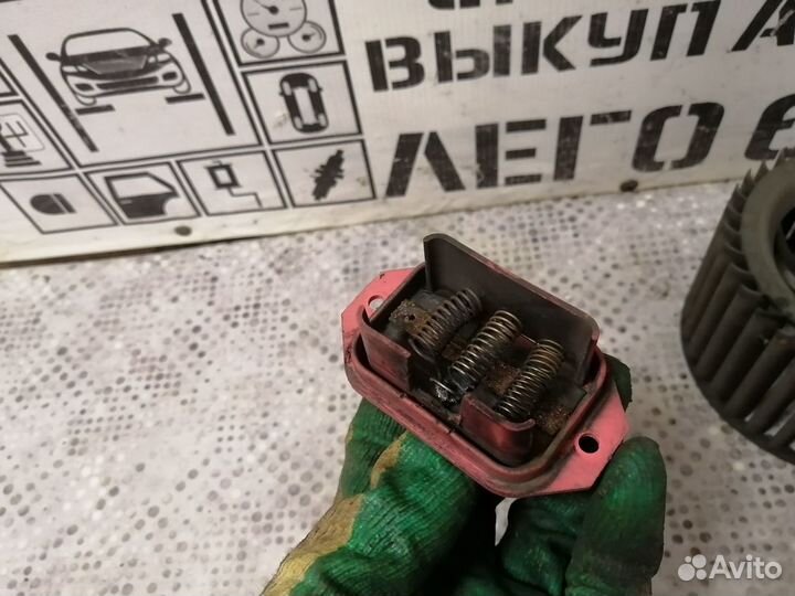 Моторчик отопителя для Audi 100 C4