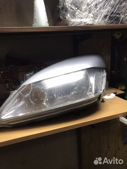 Фары на Mitsubishi Lancer 9