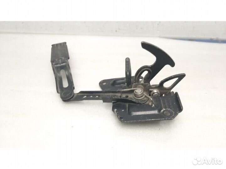 Крюк капота audi A6 C5