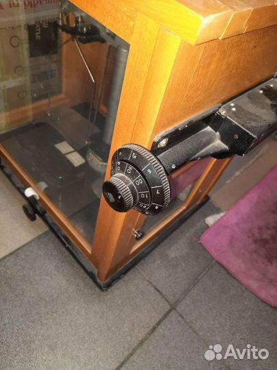 Весы лабораторные, высокоточные СССР в шкафчике