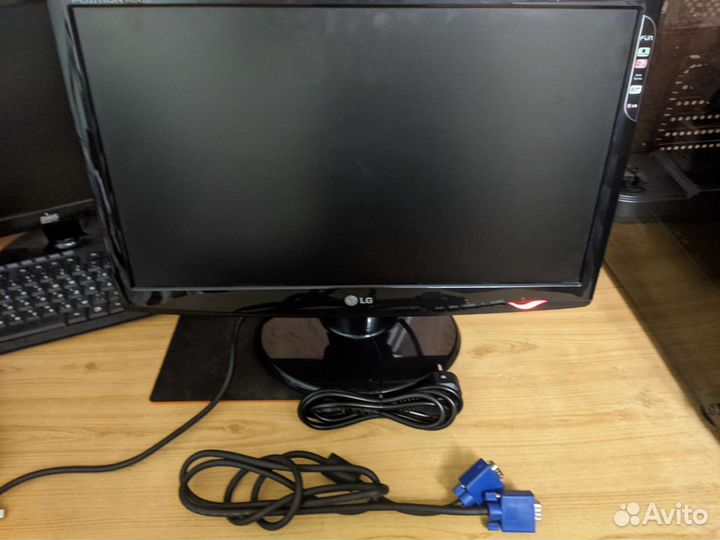 Монитор LG 20