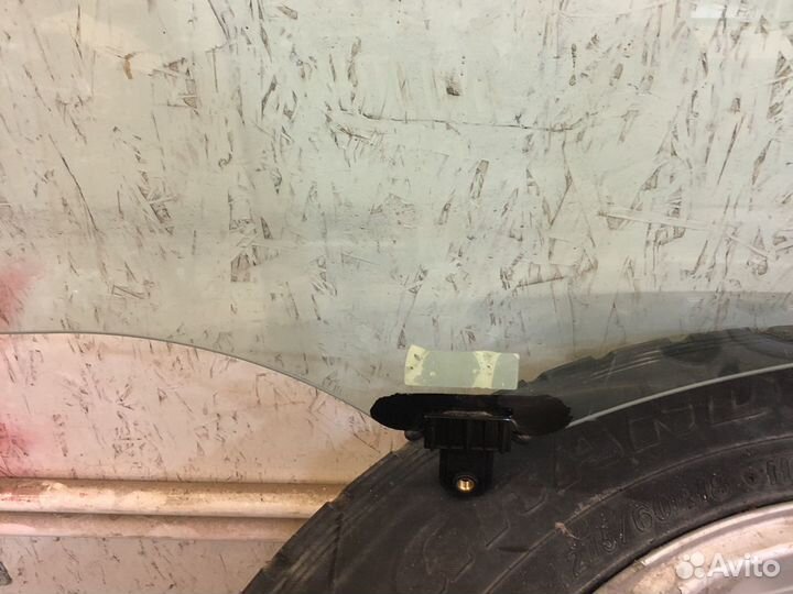 Стекло передней левой дверь Hyundai ix35