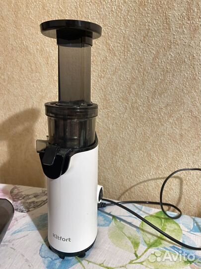 Соковыжималка шнековая kitfort KT1123-2