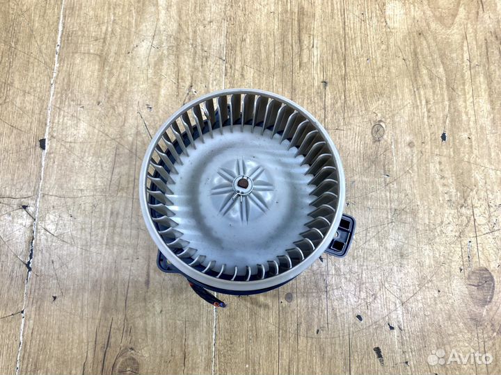 Моторчик печки Kia Rio 2 2005-2011г Правый руль