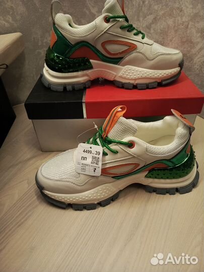 Кроссовки 39