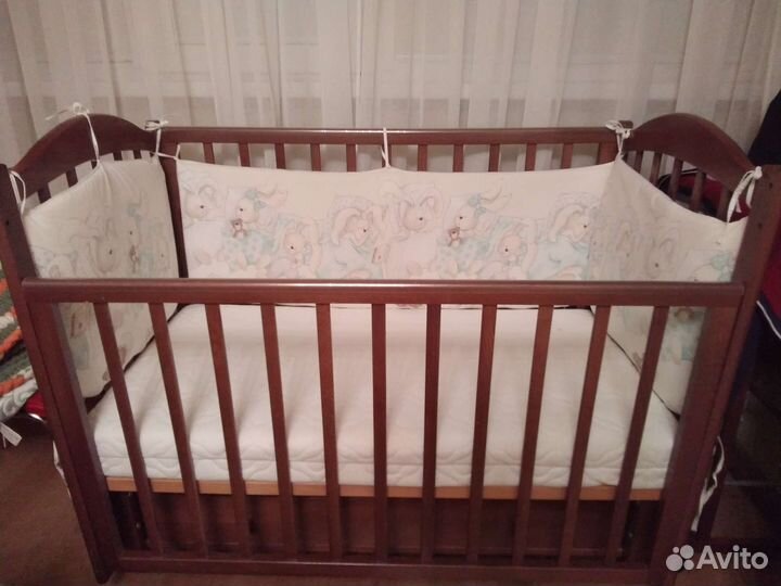 Детская кроватка с продольным маятником Лель