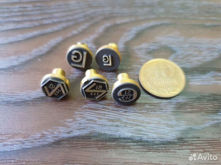 Металлические печати, сургучные печати, жетоны