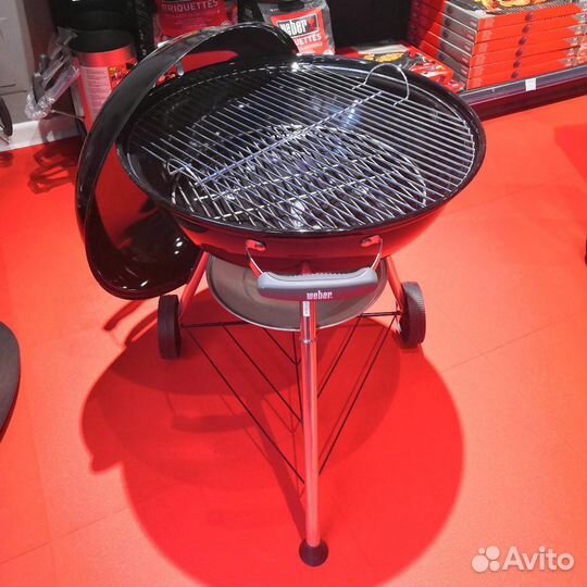 Угольный гриль Weber Compact Kettle 57 см черный