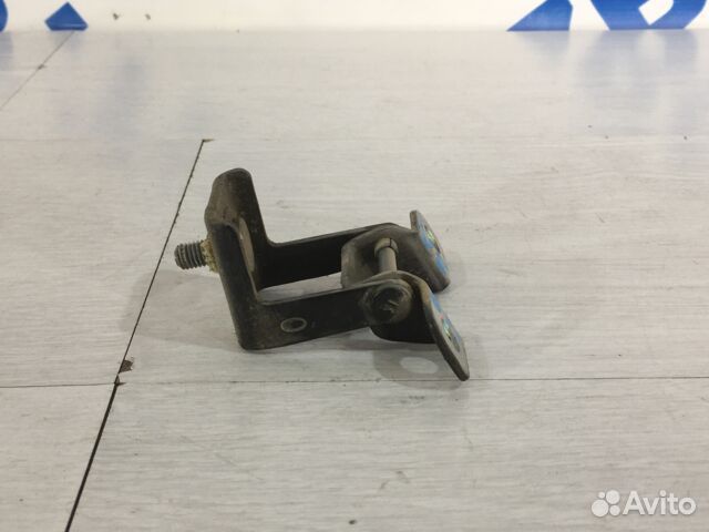 Петля крышки багажника левая renault kaptur 1.6 CV