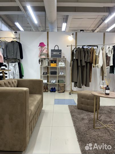 Продам действующий магазин женской одежды