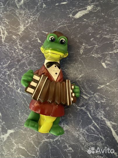 Резиновая игрушка. Чебурашка и гена комплект