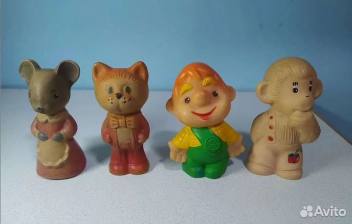 Резиновые игрушки, погремушка, волчок - СССР