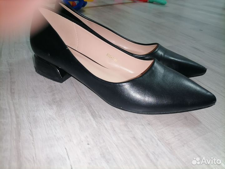 Туфли на низком каблуке 40