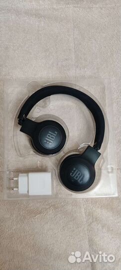 Беспроводные наушники jbl