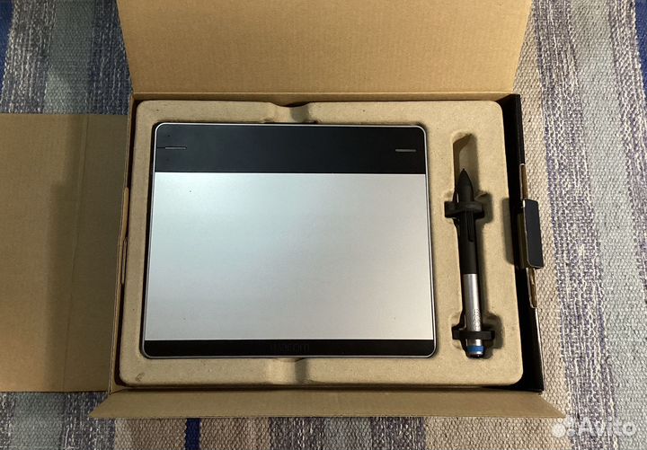 Графический планшет Wacom Intuos Pen Small