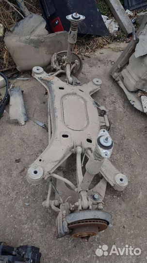 Задний редуктор, подрамник на ауди а8 d2 в сборе