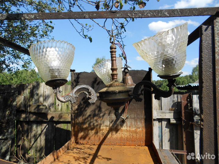 Люстра потолочная трехрожковая