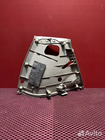 Обшивка салона правая Daihatsu Sirion M3 1KR-FE