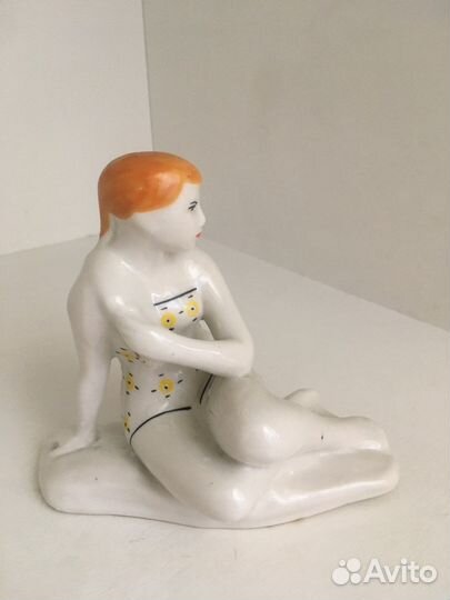 Статуэтка СССР девушка в купальнике