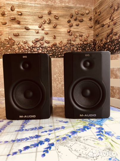 Акустические колонки M-audio