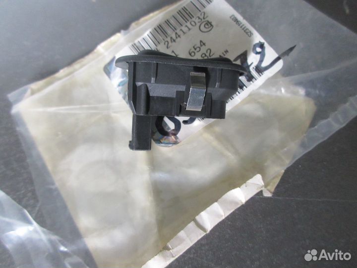 Выключатель стеклоподъемника meriva corsa-C