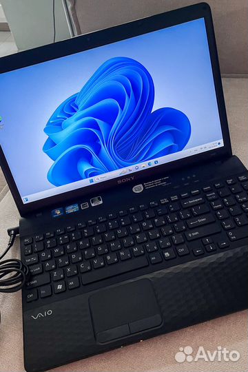 Рабочий ноутбук: i3 процессор, 4GB RAM, Win 11