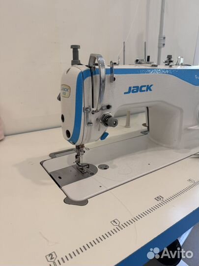 Швейная машина jack f4