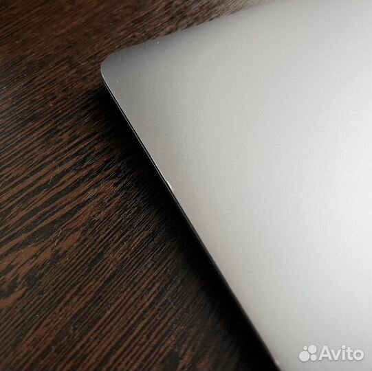 MacBook Air 13 2020 8/256/i3 473 цикла