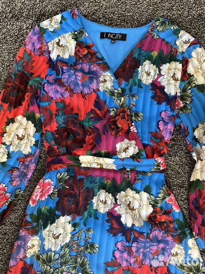 Платье incity с цветами