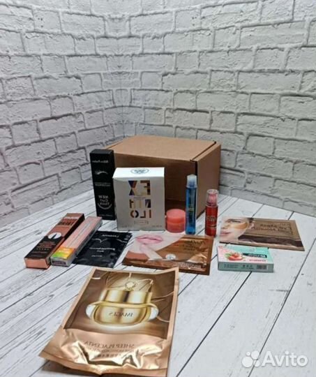 Подарочный набор (бокс ) 12 в 1 косметика