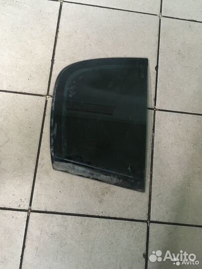 Стекло треугольник заднее правое Renault Megan 2