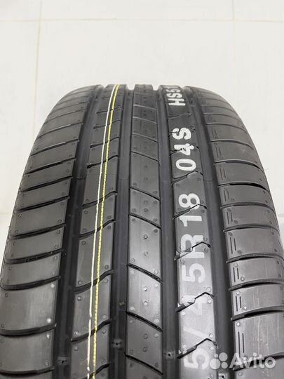 Kumho Ecsta HS51 235/45 R18 94V