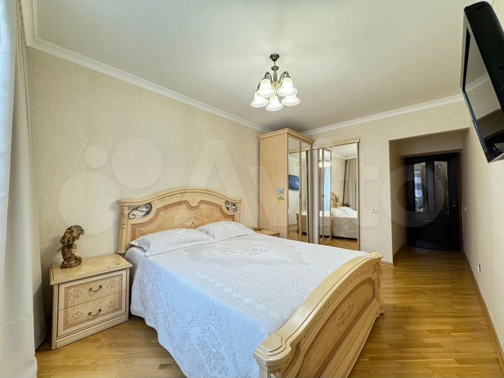 3-к. квартира, 80 м², 10/10 эт.