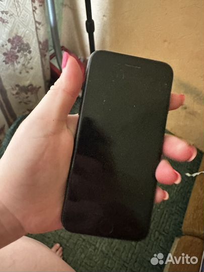 Телефон iPhone 7