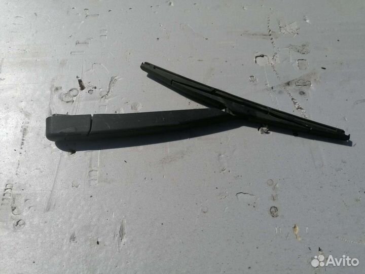 Поводок стеклоочистителя задний Nissan Qashqai Q10