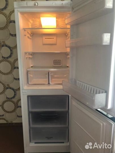 Холодильник Indesit