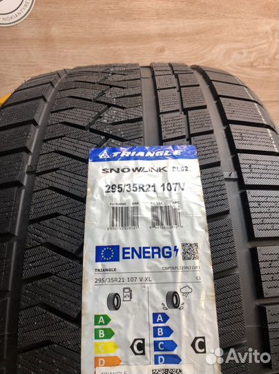 Triangle PL02 295/35 R21 107V