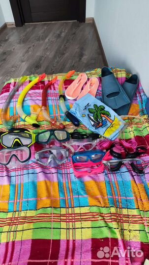 Маски, трубки, очки, ласты, коралки для плавания